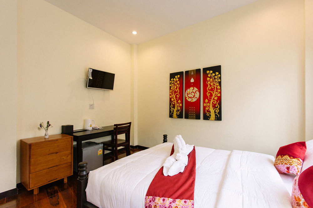 Srisomboon Hostel Trang Exterior photo